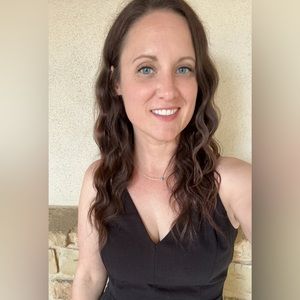 Meet your Posher, Elise